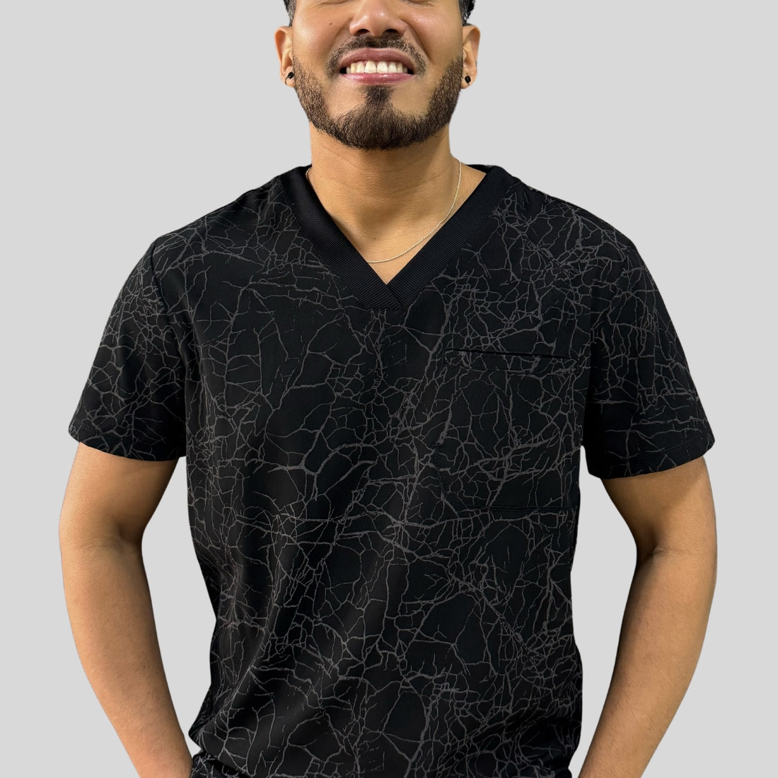 Polera Clínica Estampada Hombre IN701 CKBK