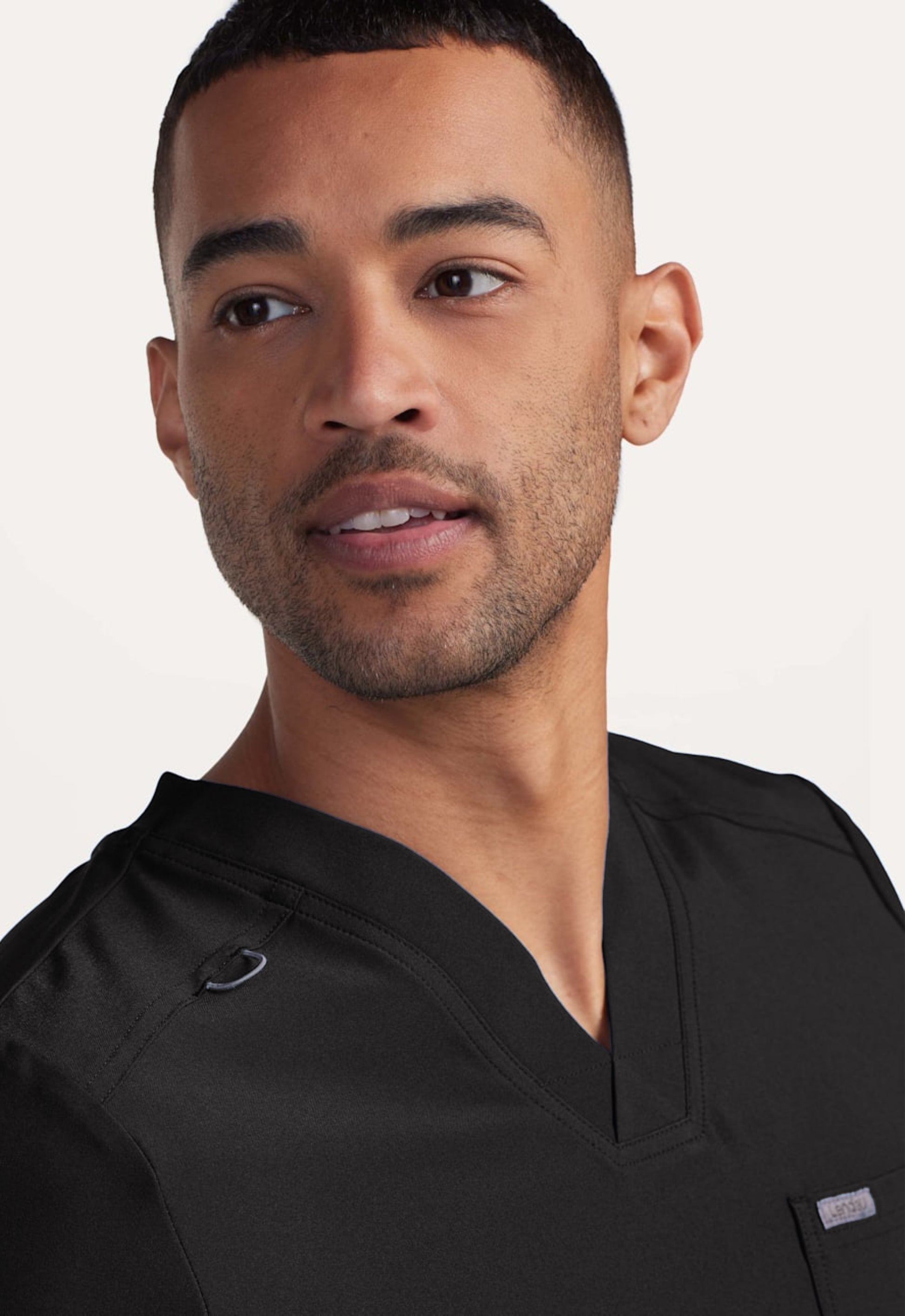 Polera Clínica Hombre Forward LT110 Negro