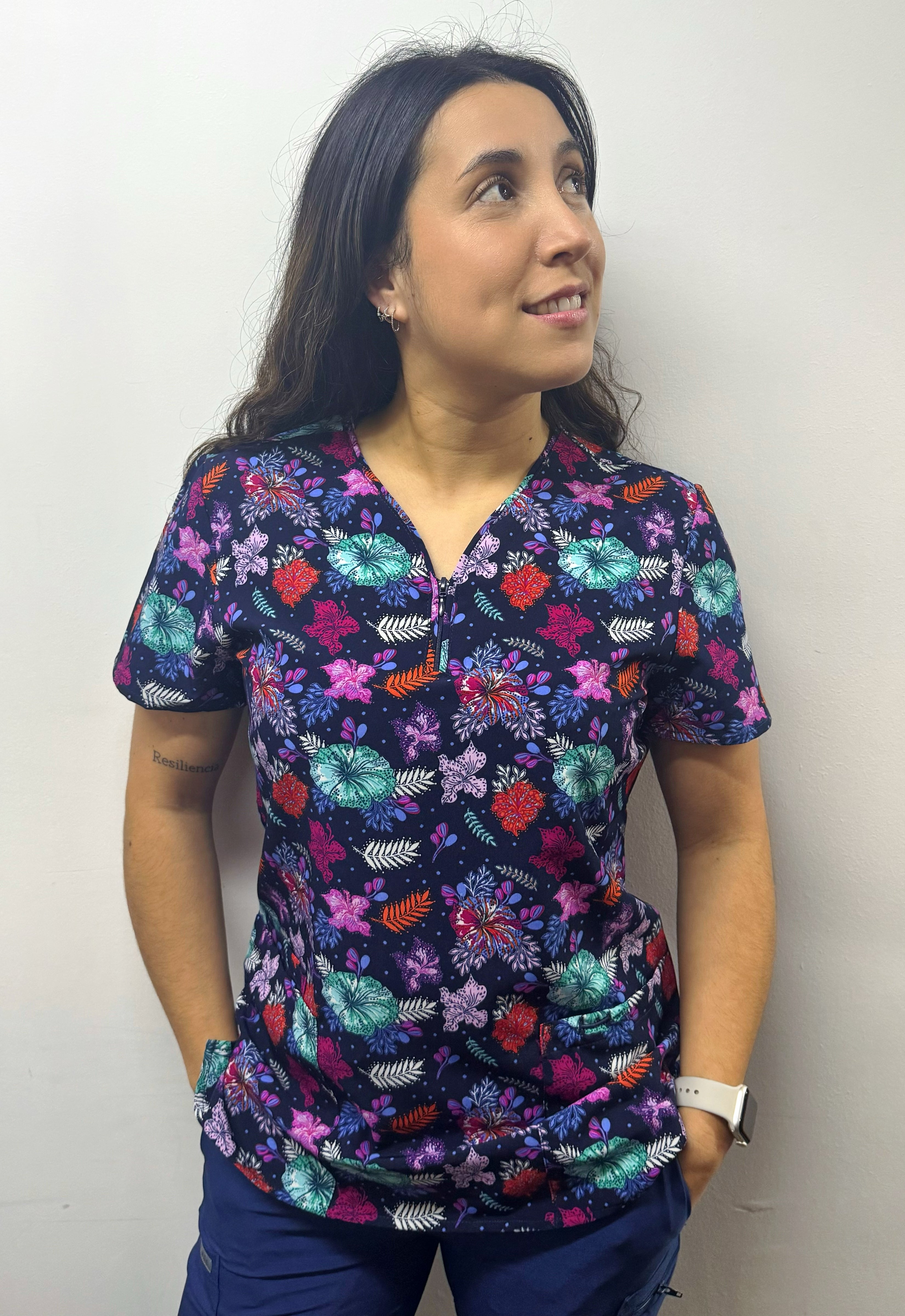 Polera Clínica Estampada Mujer GT 1713NV