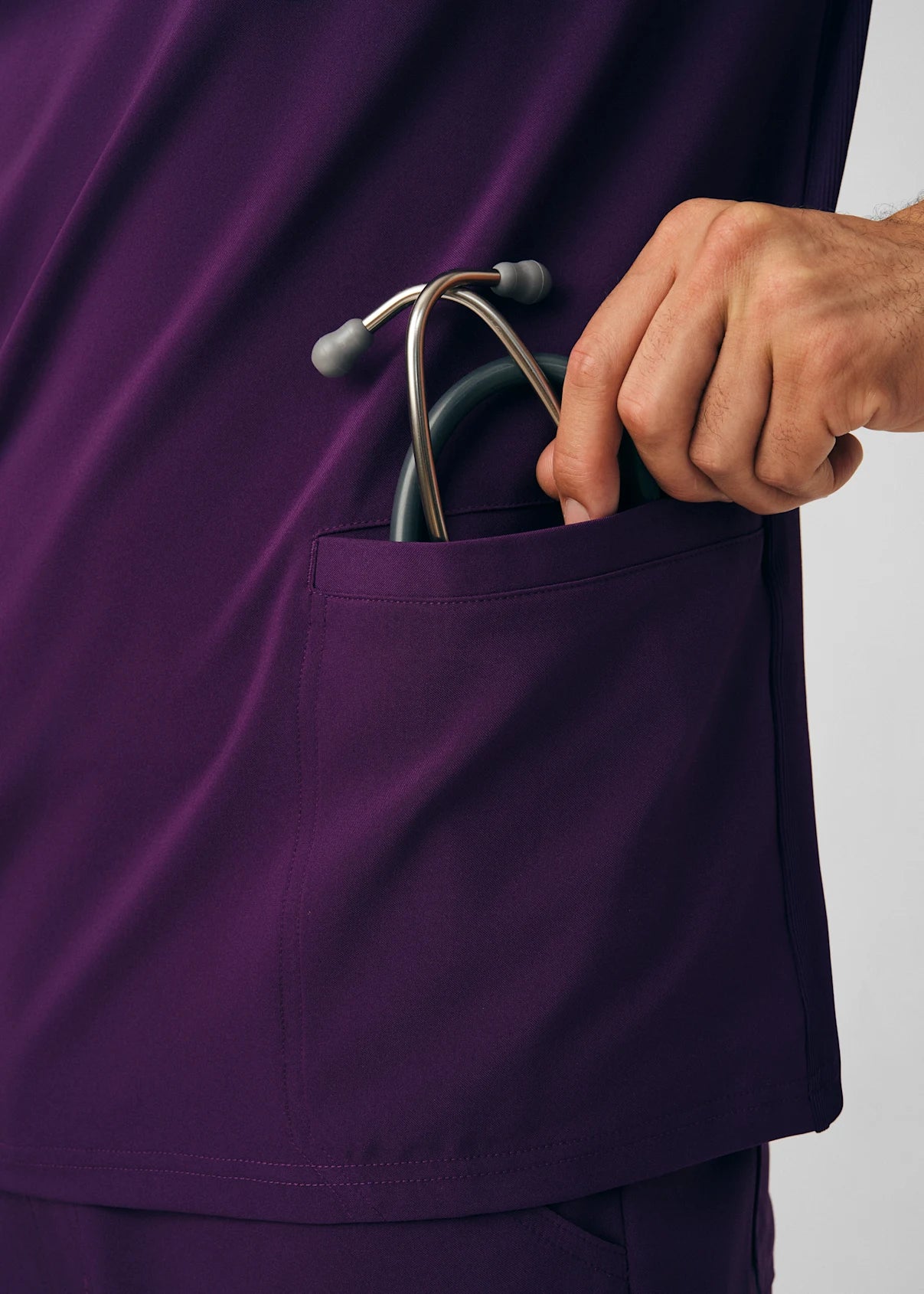 Polera Clínica Hombre Forward LT110 Morado Eggplant