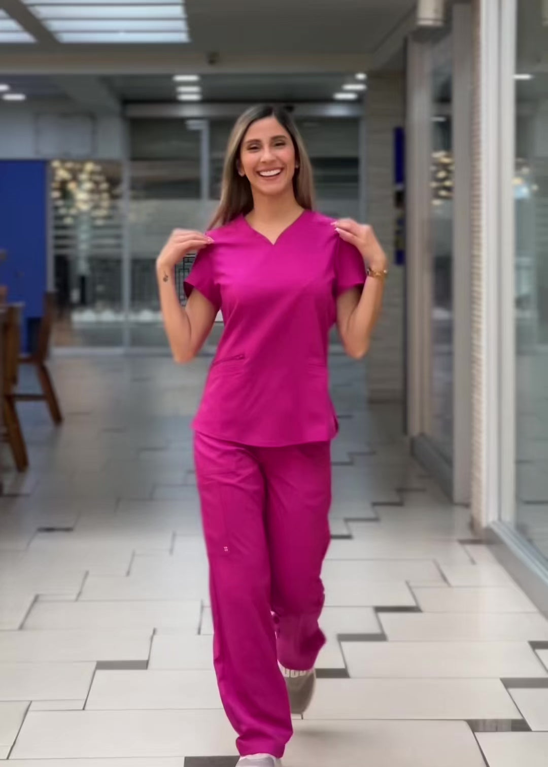 Polera Clínica Mujer Vibe WT121 Purpura Eléctrico