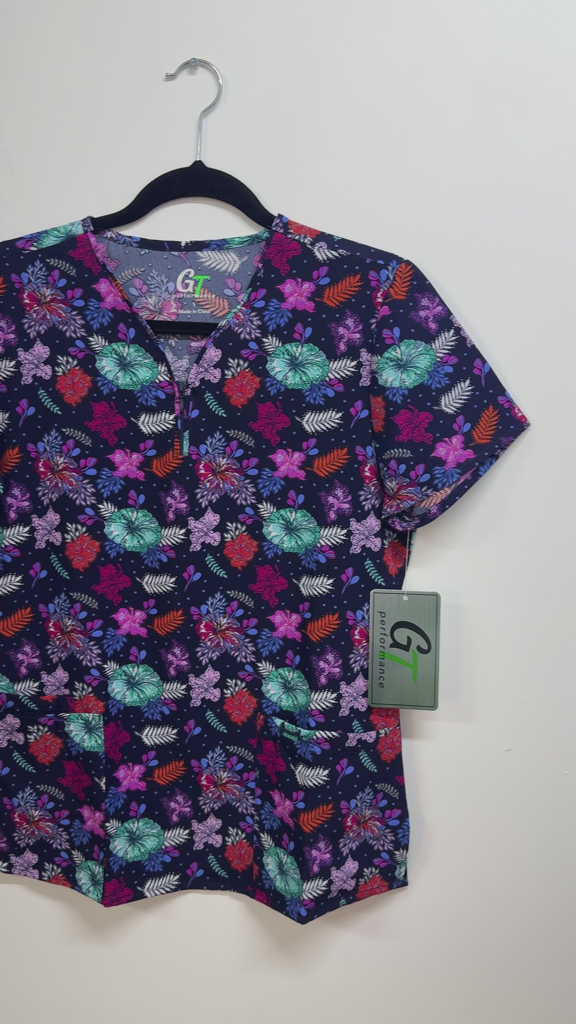 Polera Clínica Estampada Mujer GT 1713NV