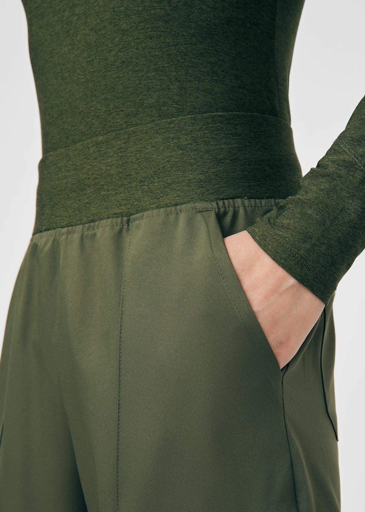 Pantalón Clínico Mujer Vibe WB421 Olivo